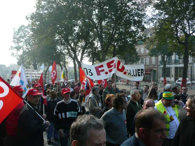 Manifestation à moulins le 18 oct 07 (13)