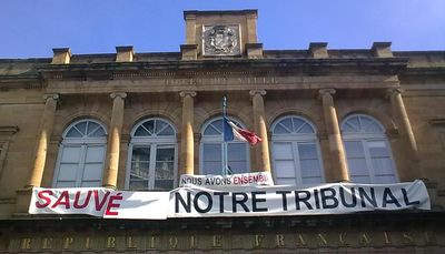 Banderole tribunal mairie moulins