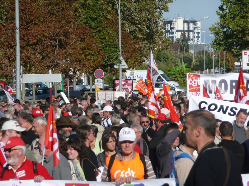 2 10 10 manif retraites moulins (5)