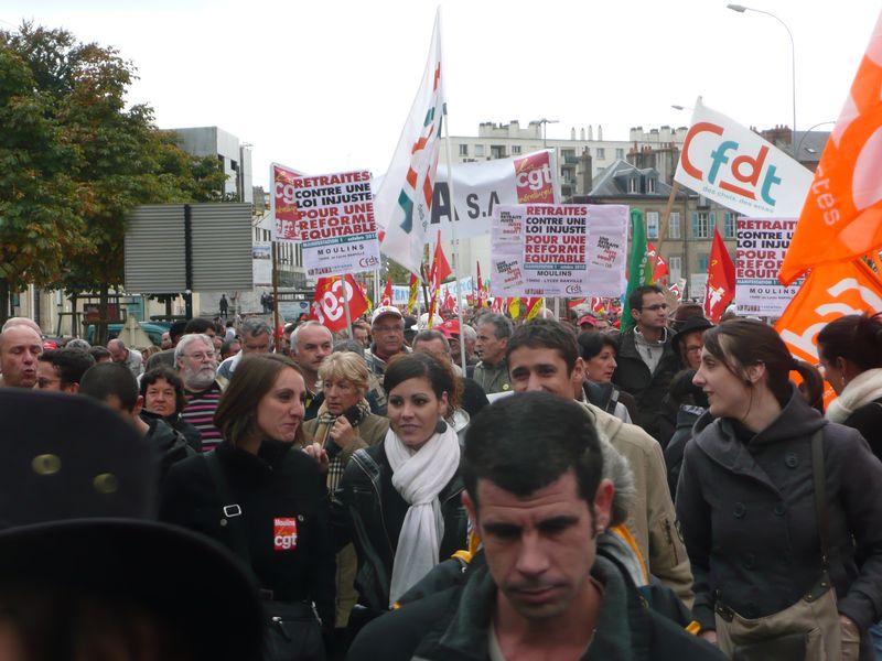 16 10 10 manif moulins retraites (31)