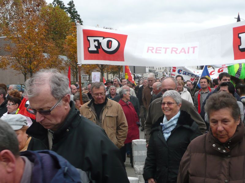 6 11 10 manif retraites moulins (10)