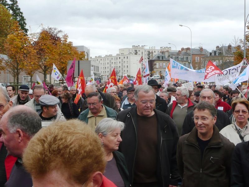 6 11 10 manif retraites moulins (12)