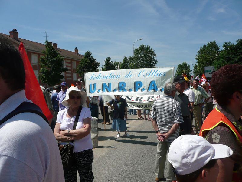 Manif retraites moulins 24 6 10 (15)