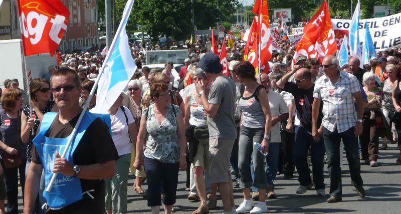 Manif retraites moulins 24 6 10 (40)