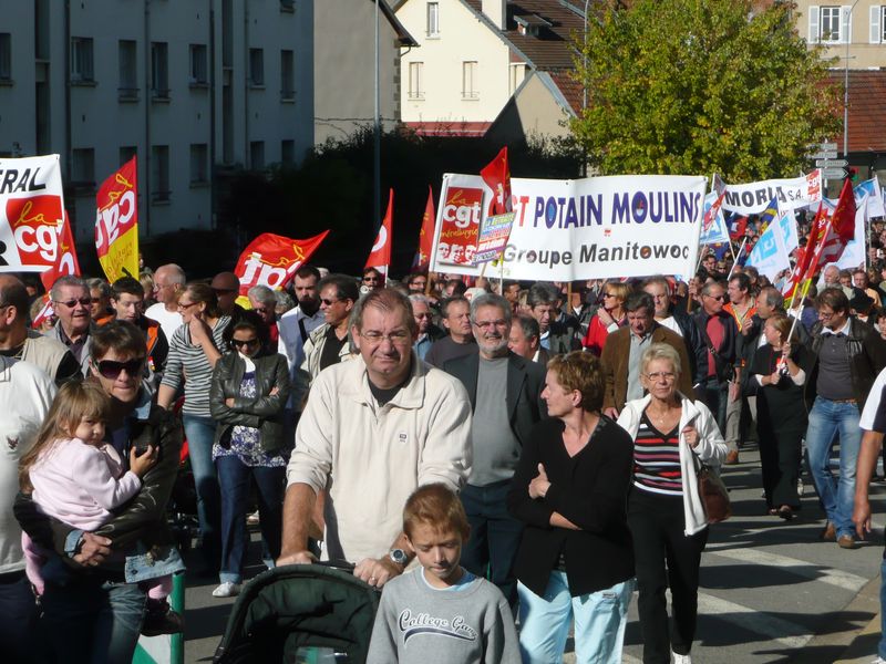 2 10 10 manif retraites moulins (16)