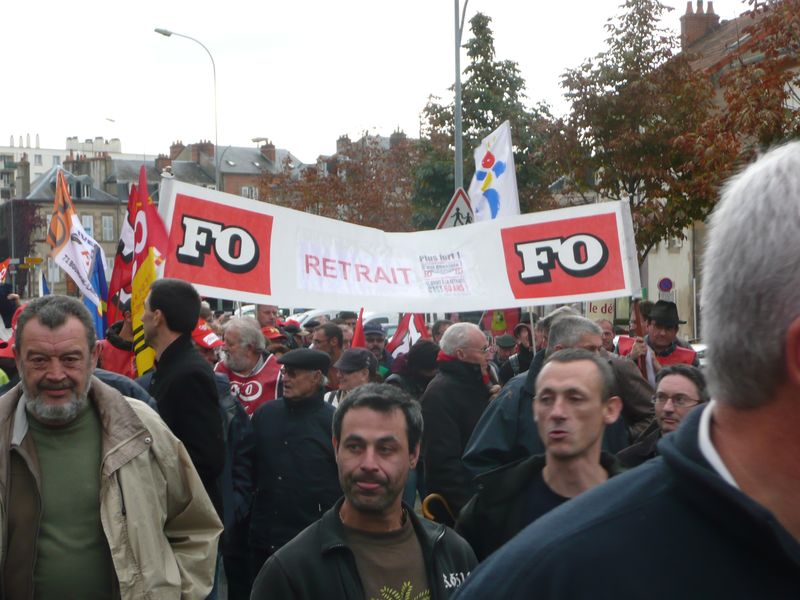 16 10 10 manif moulins retraites (40)