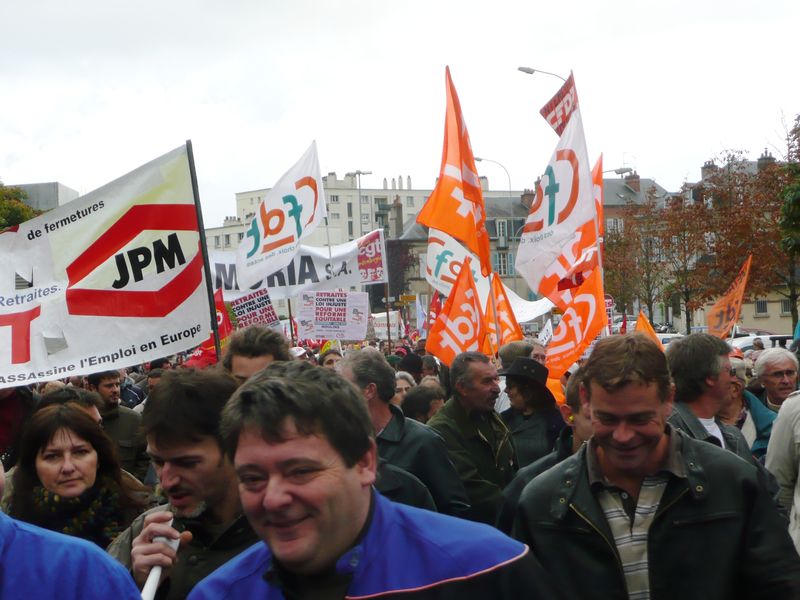 16 10 10 manif moulins retraites (29)