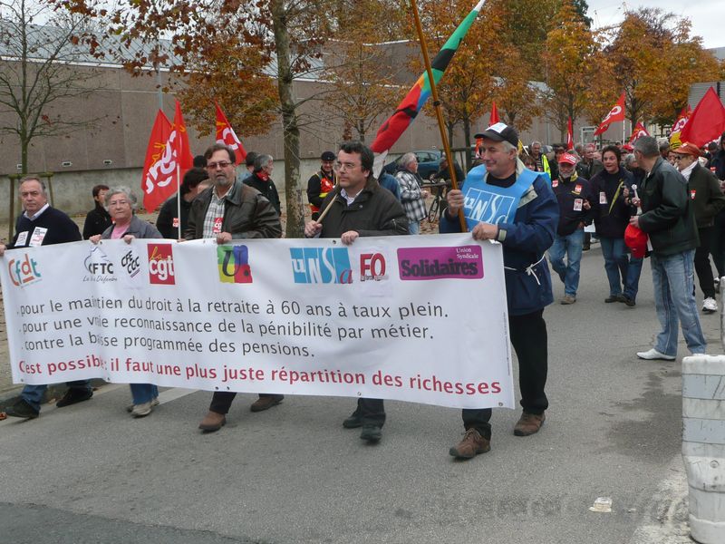 6 11 10 manif retraites moulins (4)