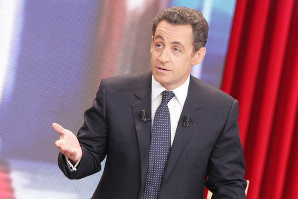 0256018F00759374-c2-photo-nicolas-sarkozy-dans-j-ai-une-question-a-vous-poser-le-5-fevrier-2007-sur-tf1