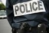 699026_un-policier-en-faction