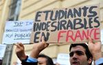 Etudiants-etrangers-manifestant-contre-circulaire-gueant_m