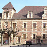 Tribunal-de-grande-instance-moulins[1]