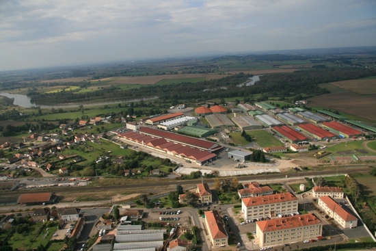 Vue-aerienne-du-detachement-air-277-de-varennes-sur-allier.-credit-da-277_imagelarge